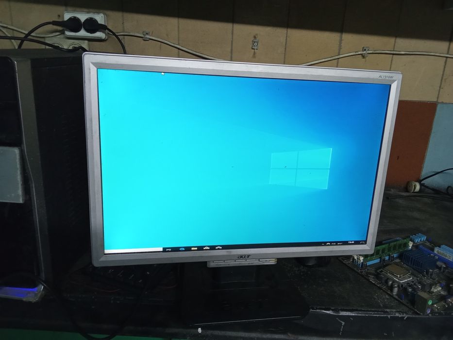 Продам мониторы по 4000