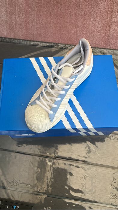 Adidasi dama marimea 35,5 diferite modele