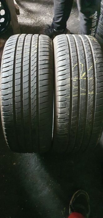 Гуми 2бр 205/50/17 - 1бр  - 100лв
