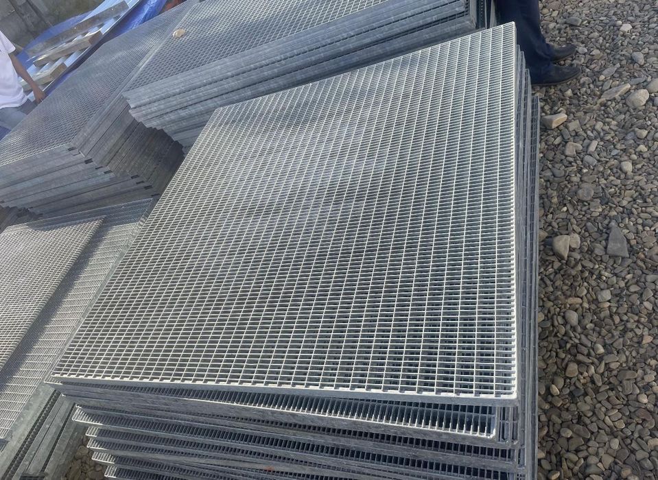 Trepte zincate galvanizate