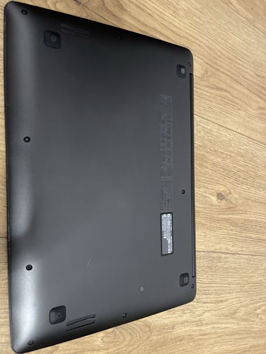 Laptop TravelMateX Ultrabook AcerX349 ; I5 Gen 7 ; SSD 256 ; 8 GB RAM