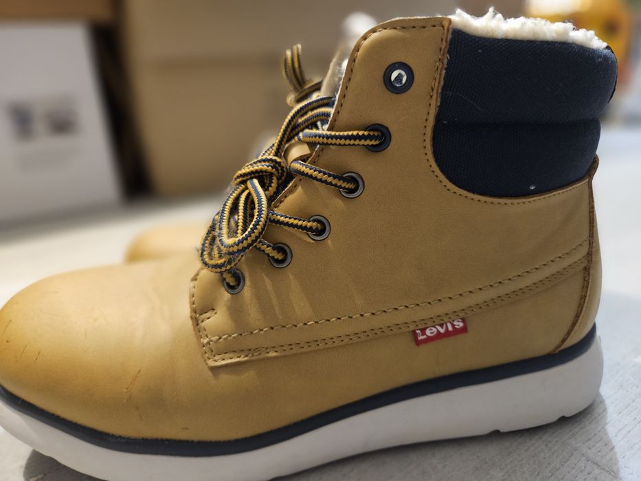 Bocanci Levi's marimea 39