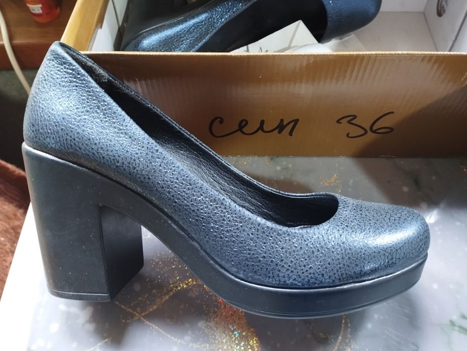 Продам женскую обувь