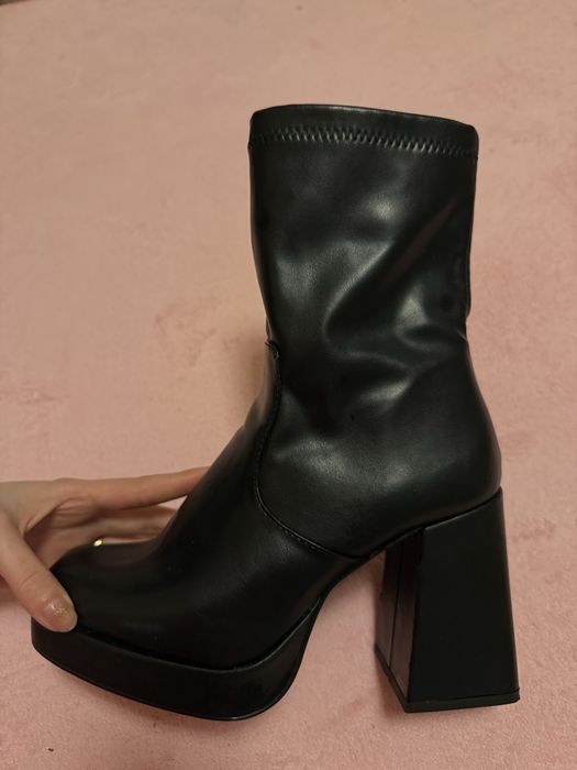 Продам обувт новую