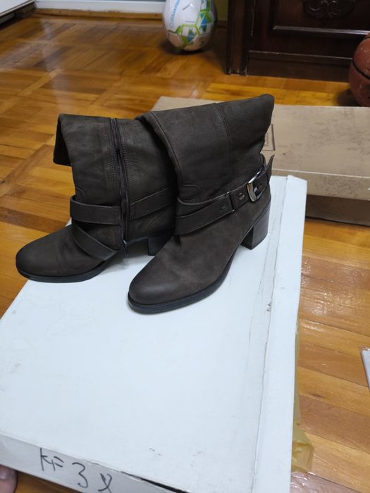 Vand cizme de piele