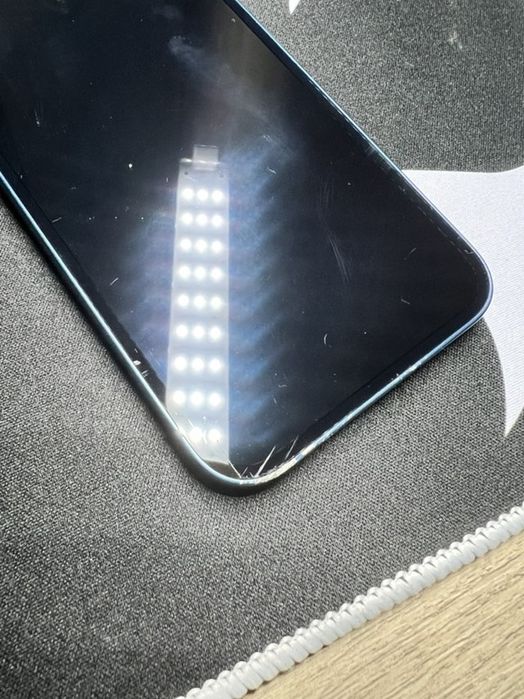 Iphone 13 син 75% батерия