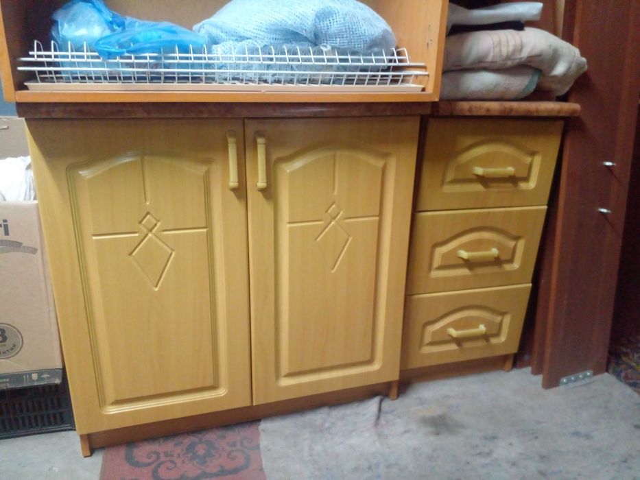 Продам кухоный гарнитур б/у.
