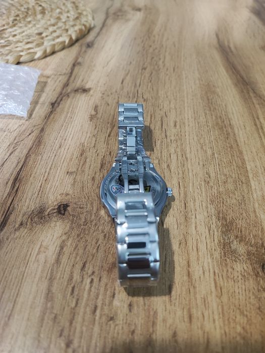 Hugo Poedagar. Ръчен Часовник