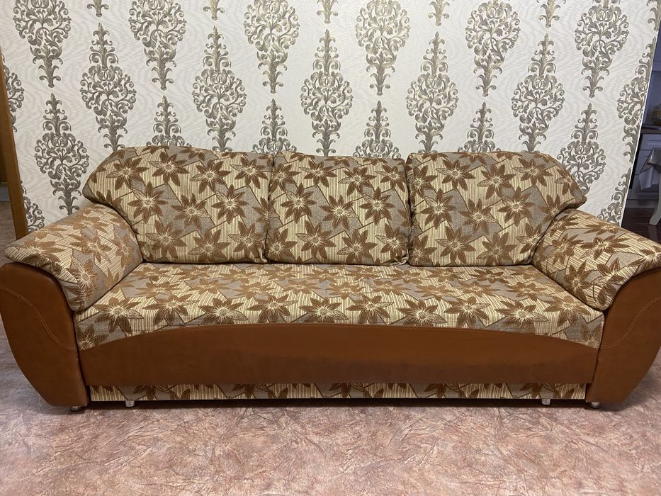 Продам диван с креслами