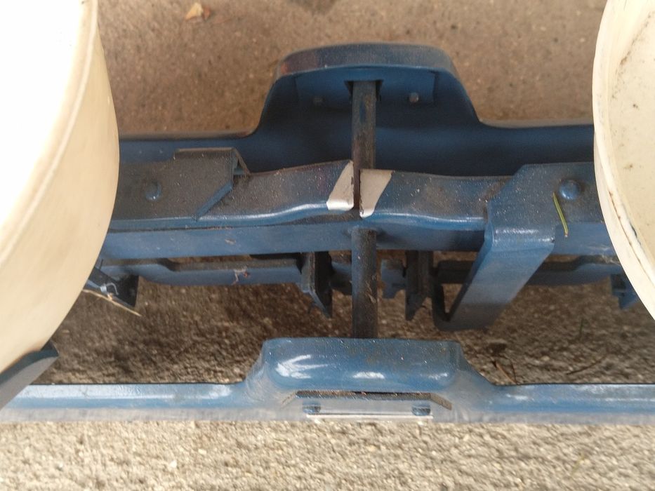 Продавам много стар Български кантар от соца 1992 година чисто нов