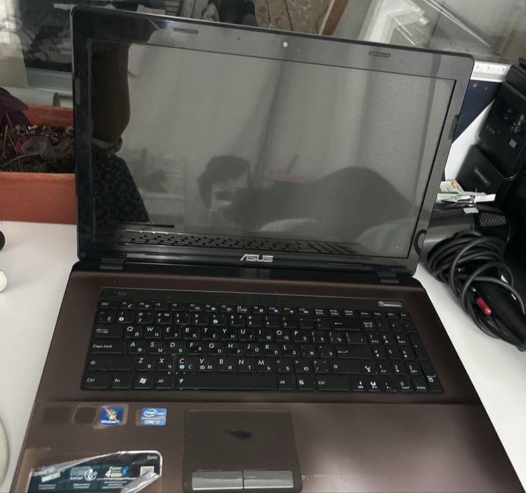 Продам ноутбук asus 2012 года