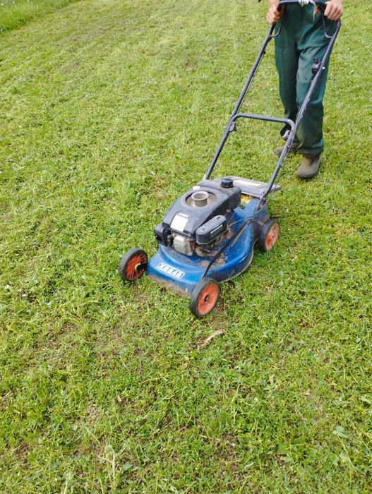 Продаётся газонакасилка