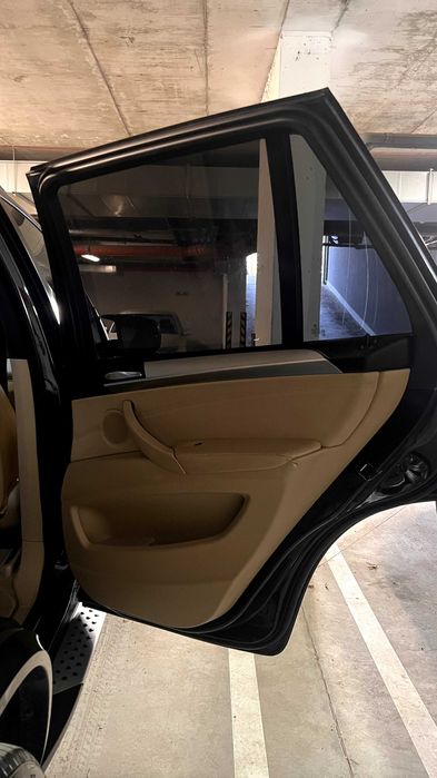 Продавам  си личният автомобил BMW X5 E70