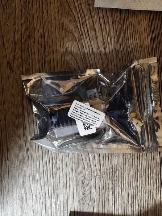 Лазаери с логото Мерцедес