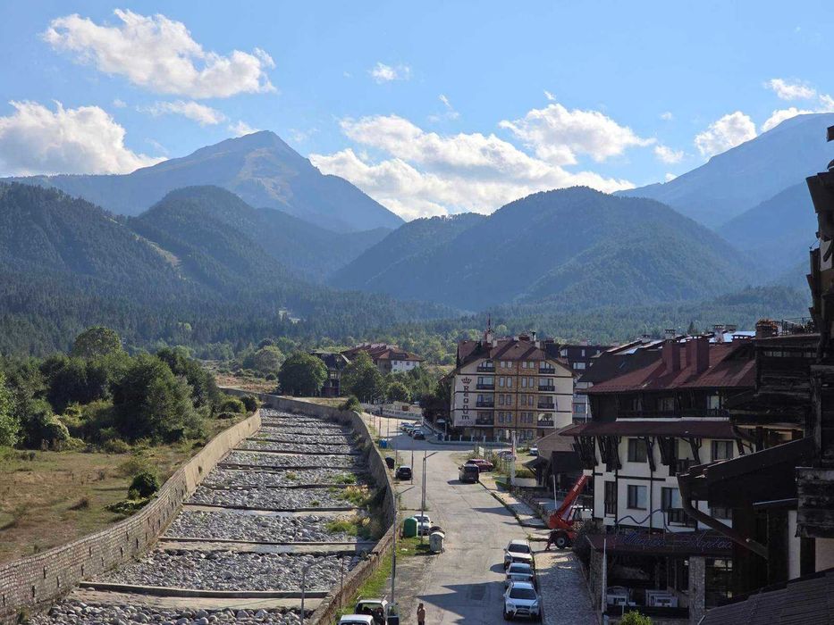 Продава се Двустаен апартамент в София, Гео Милев - 70 кв.м за 972 €/кв.м - Снимка #1