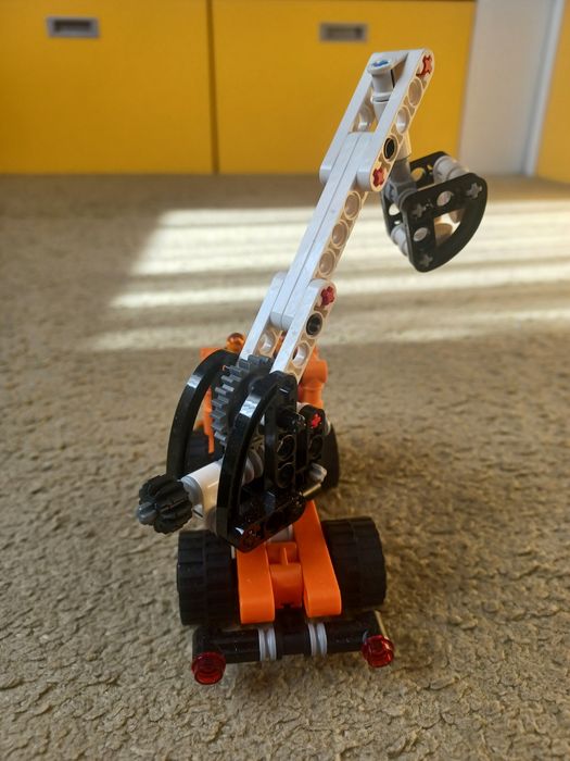 Lego tehnic Mașina de constructii