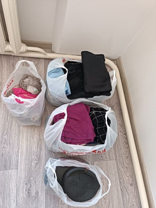 Отдам бесплатно вещи женские и мужские