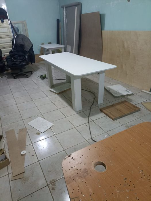 Кухонный стол  25 тысяч