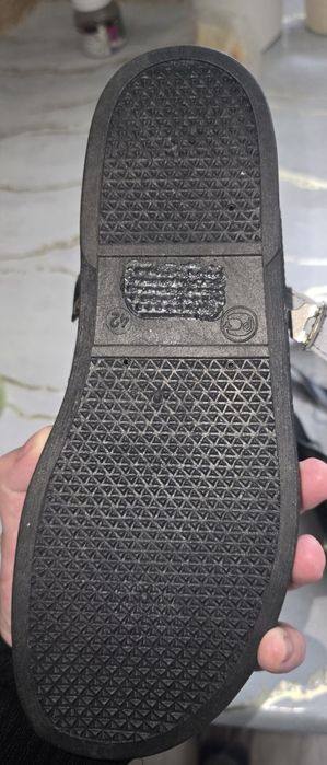 Тапочки цеховые,удобные,кожанные.
