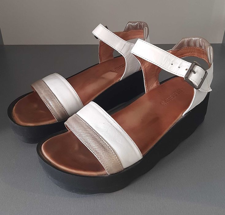 Дамски сандалети от естествена кожа