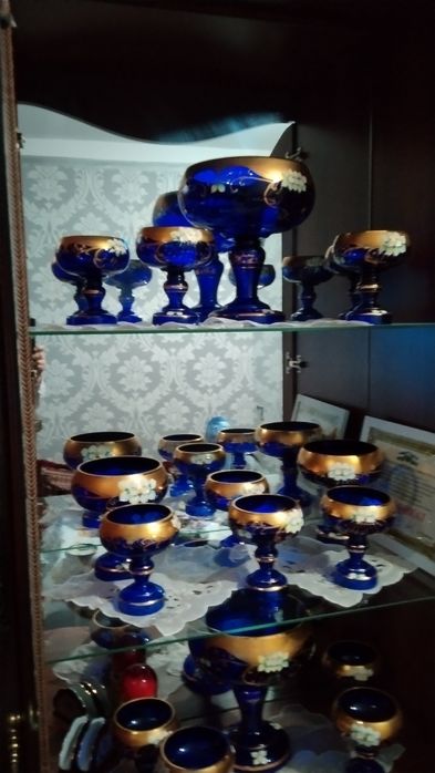 Набор из синего богемского стекла с лепкой (12 предметов)