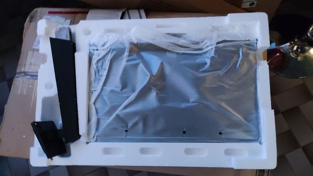 Геймърски монитор BenQ Mobiuz EX2710U 27" UHD HDR AMD FreeSync 144Hz