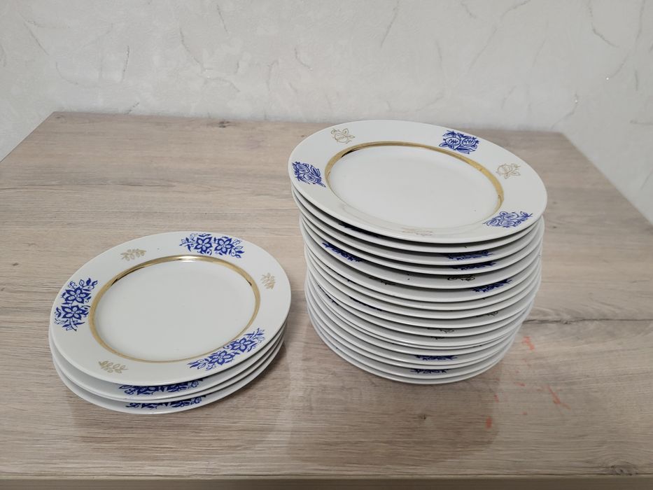 Касушки и мелкие тарелки.