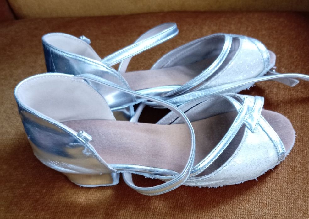 Обувки за танци. Номер 33