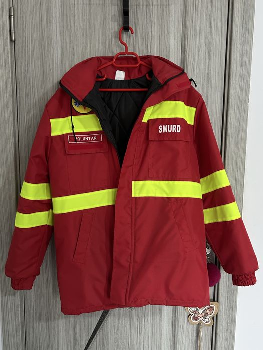 550lei Costum SMURD/  Set haine SMURD - mărimea S, stare foarte bună.