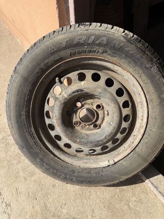 Диски с шинами на