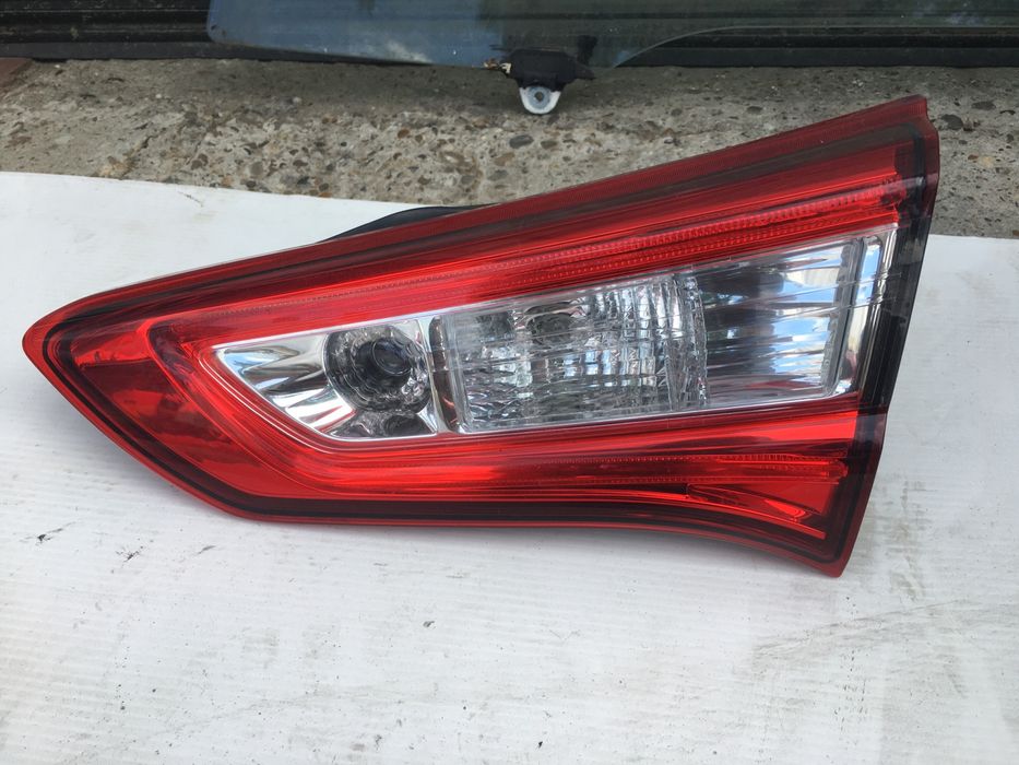 Triple Haion Toyota Yaris 3. 2016-2019. Medel cu Led. Volan stinga.