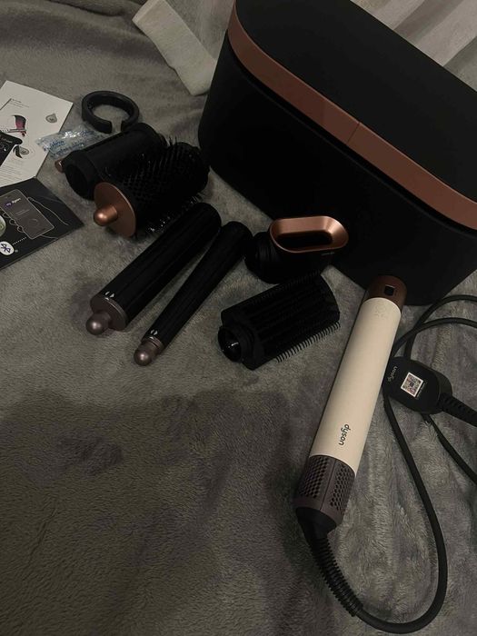 Se vinde Dyson nou recent cumparat