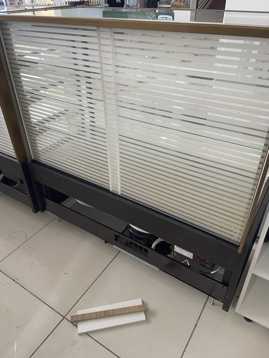 Кондитерская витрина Carboma