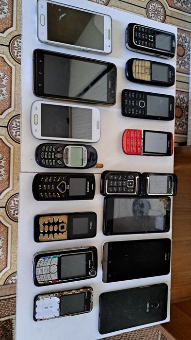 Сотовые телефоны