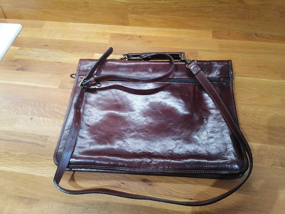 Мъжка кожена чанта на ADAX