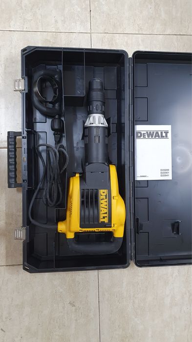 Отбойный молоток DEWALT