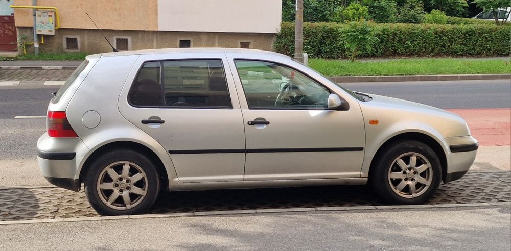 Volkswagen Golf 2000 diesel, 2.155 € — imagine 5