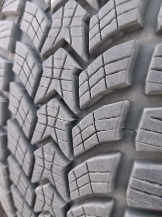 215/55 R17 Debica frigo