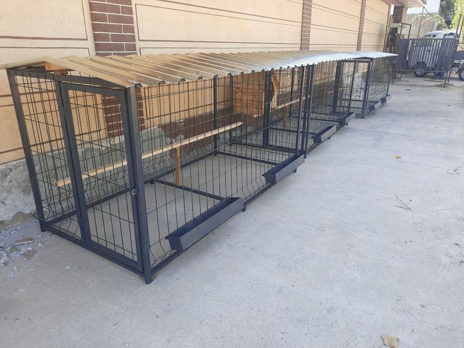 Parrandalar va kuchuklar uchun kataklar.