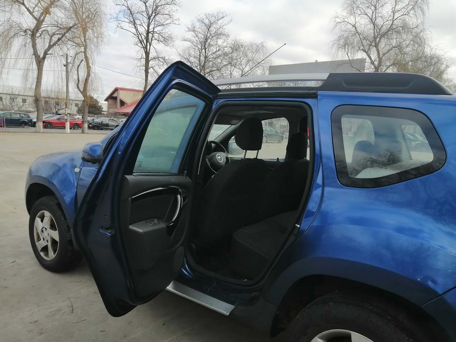 Dezmembram Dacia Duster