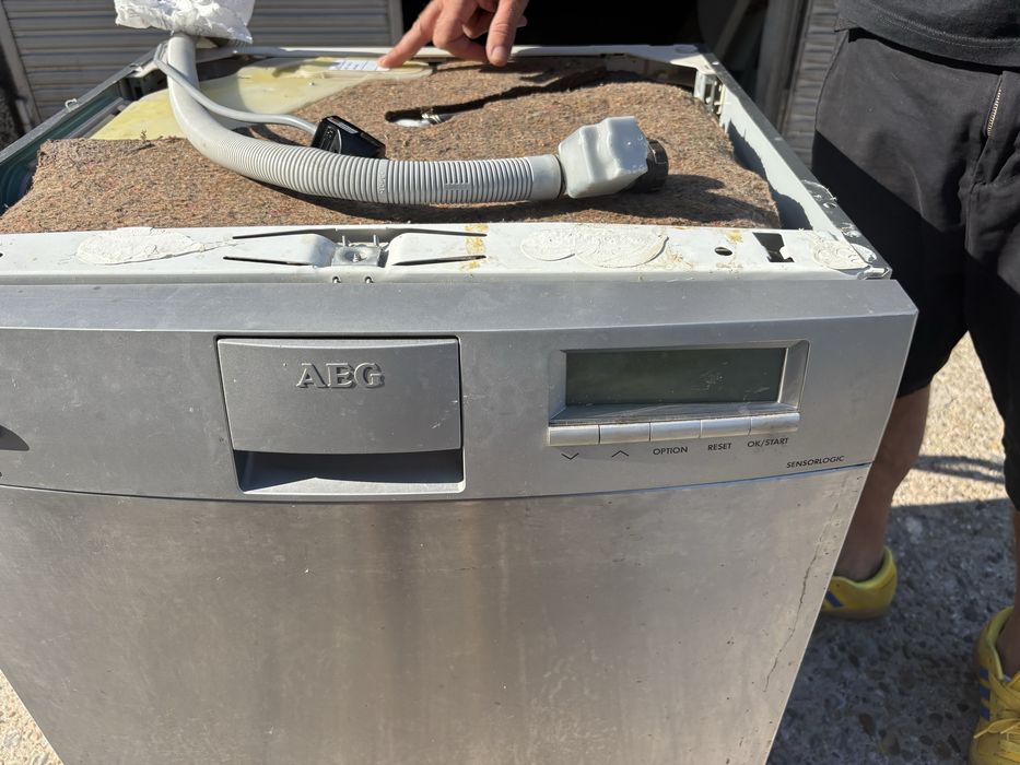 Съдомиялна AEG-60см работеща -100€