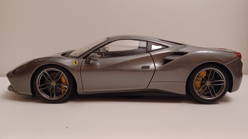 Machetă  Ferrari  488  , 1  18