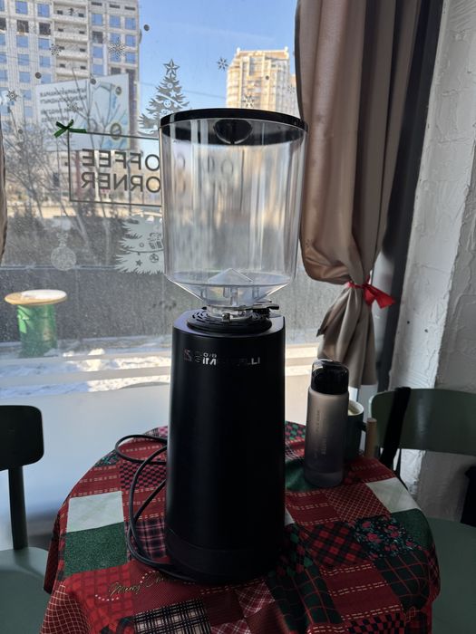 Кофемолка Nuova Simonelli б/у