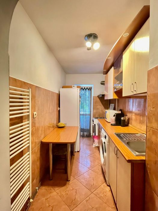 Inchiriez apartament 2 camere, zona Mehedinti