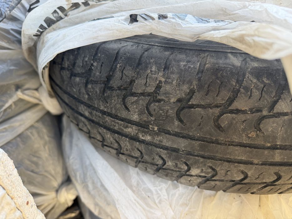 Продам шины комплект 185/75/16