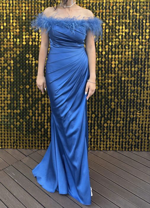 Элегантное вечернее платье