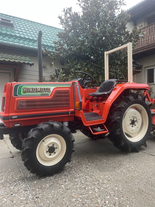 Tractor japonez Kubota-Hinomoto  24-CP