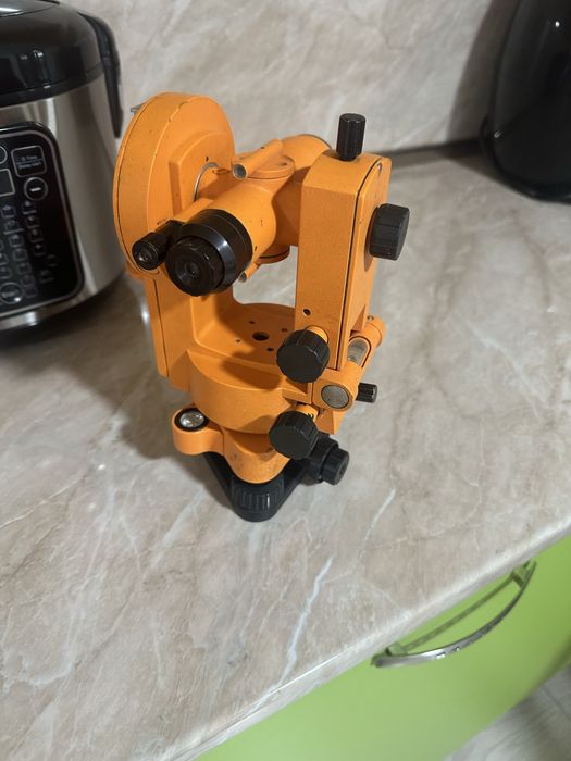 Лазер за ниво и професионални нивилири