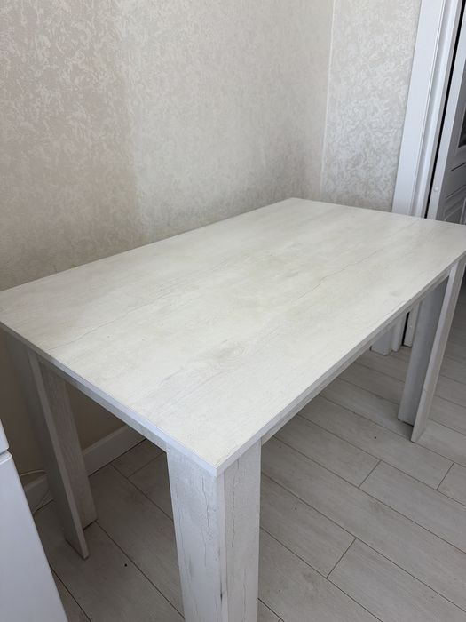 Продаю кухонный стол