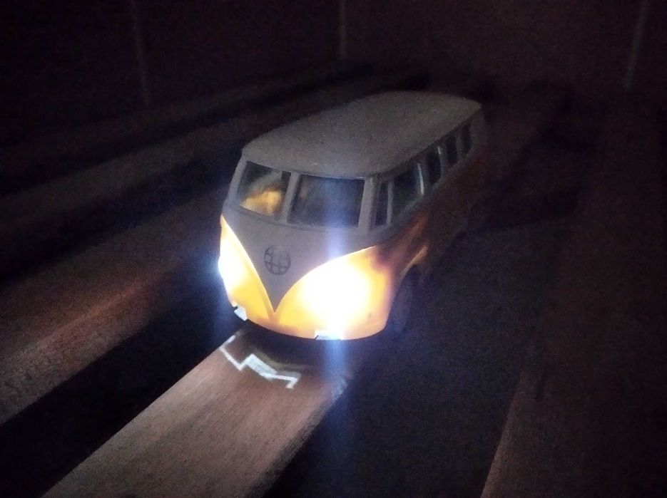 Игрушка, машина фургон.